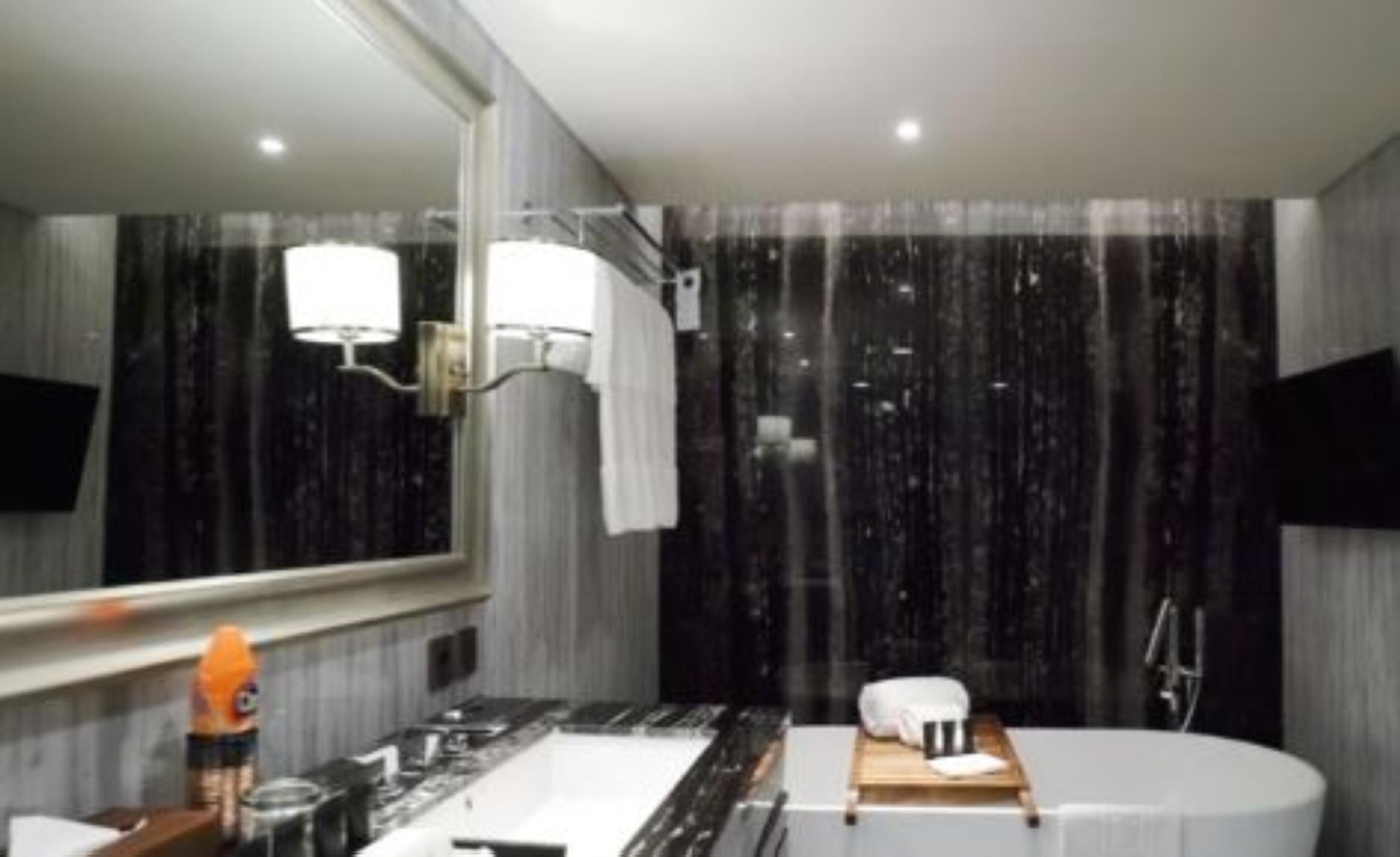 Vasa Hotel Surabaya Luaran gambar